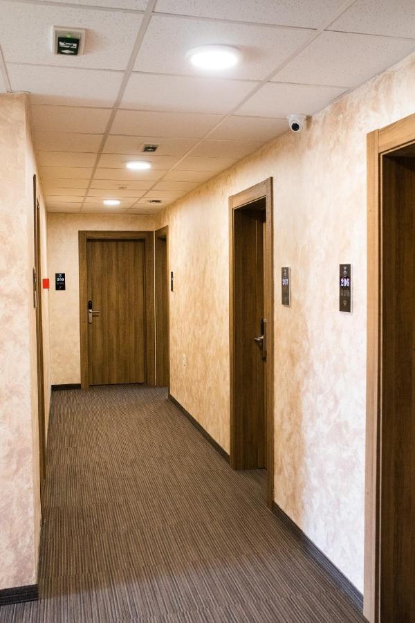 Garni Hotel Imperium Subotica Buitenkant foto