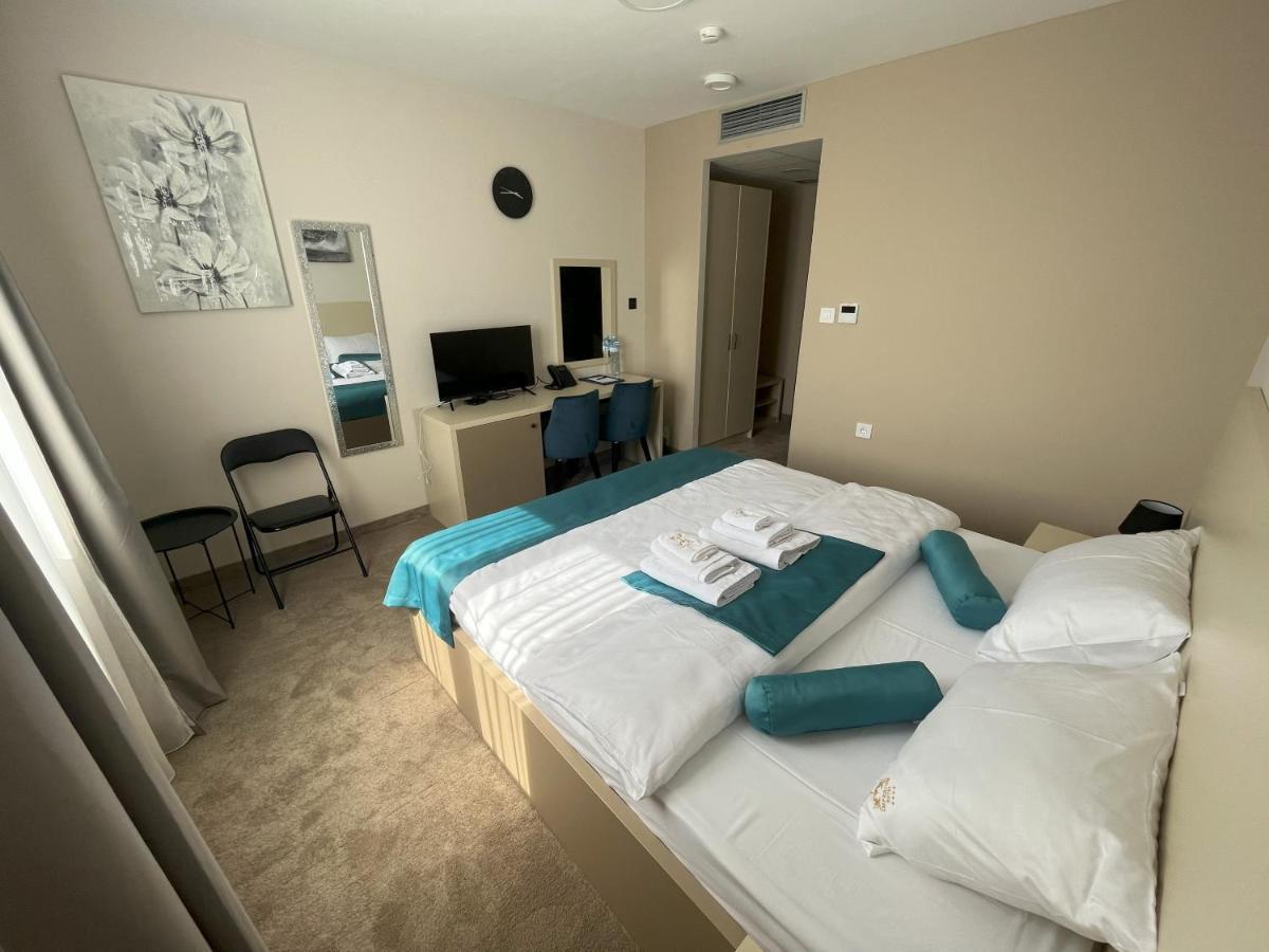 Garni Hotel Imperium Subotica Buitenkant foto