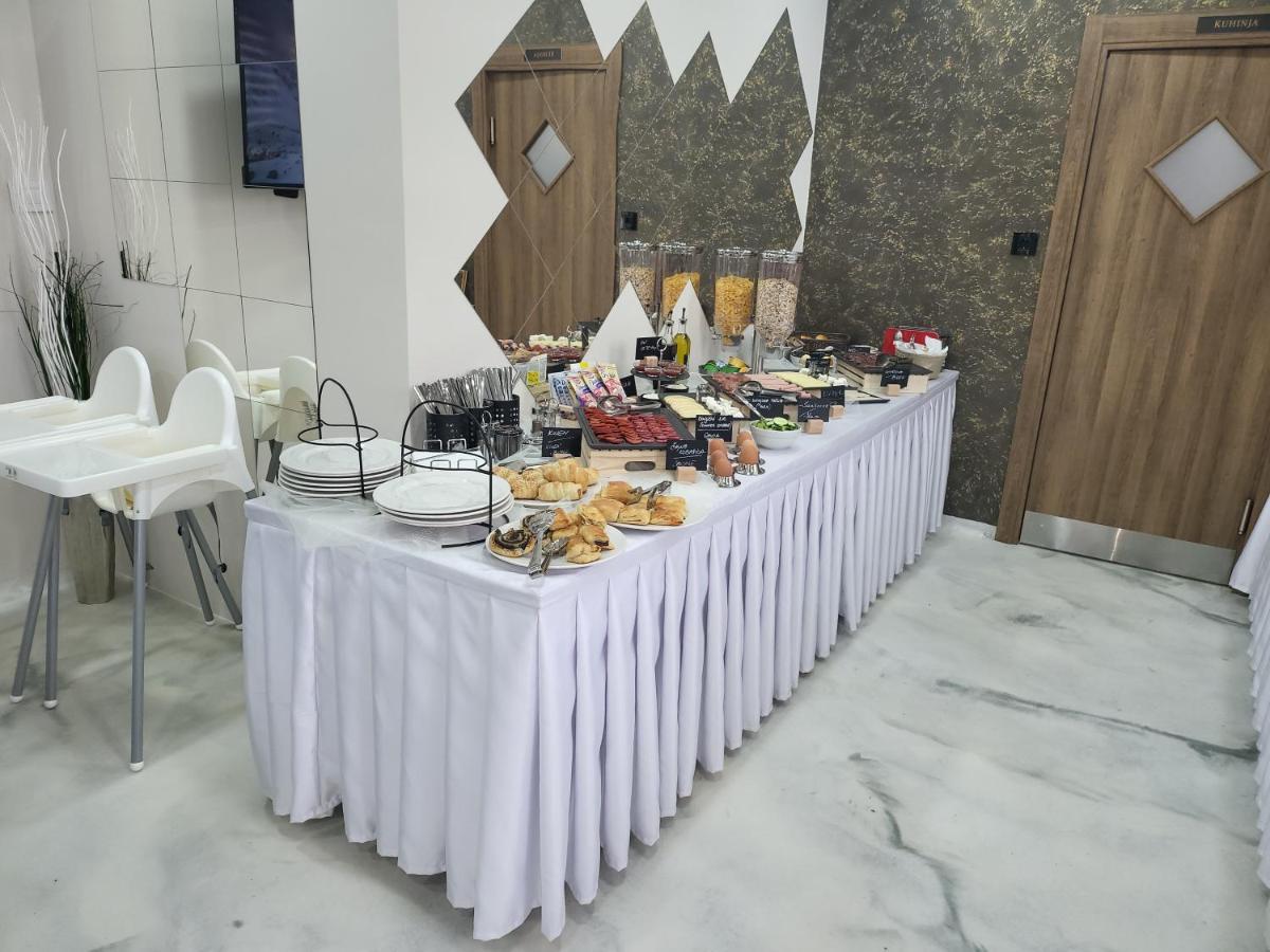 Garni Hotel Imperium Subotica Buitenkant foto